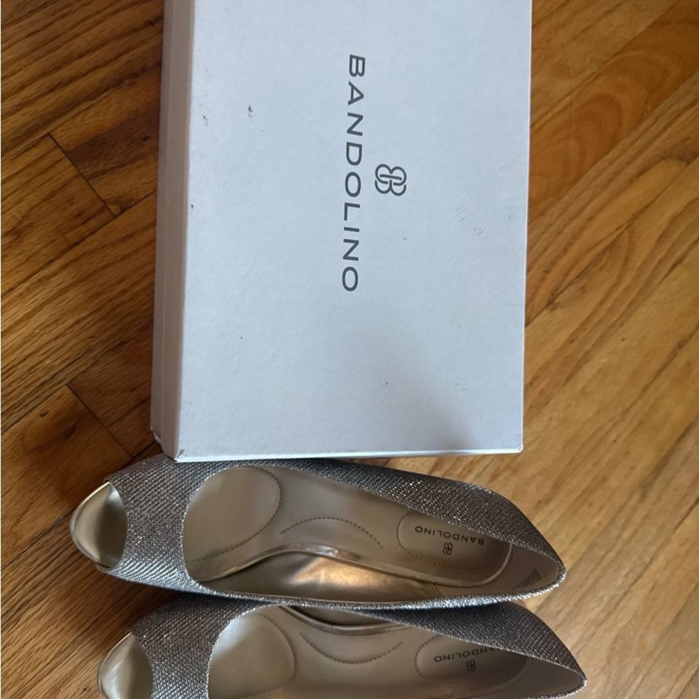 Bandolino Women's Silver Peep Toe Shoes